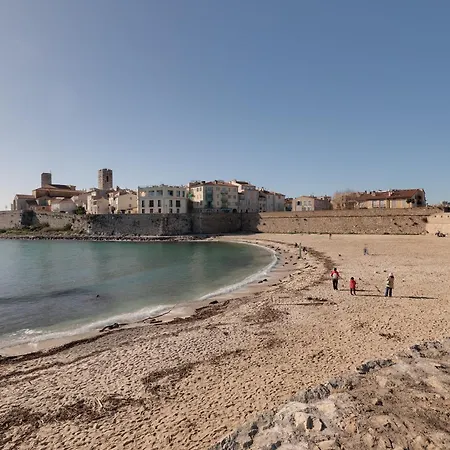 Superbe 2 Pieces Front De Mer, Le Lido Antibes