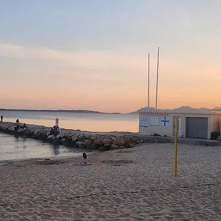 Superbe 2 Pieces Front De Mer, Le Lido Antibes