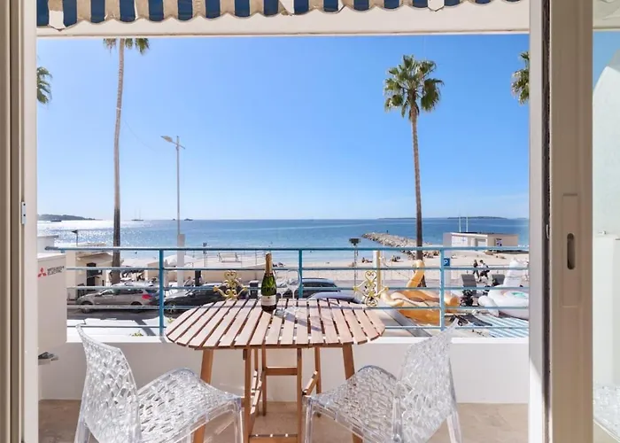 Superbe 2 Pieces Front De Mer, Le Lido Antibes