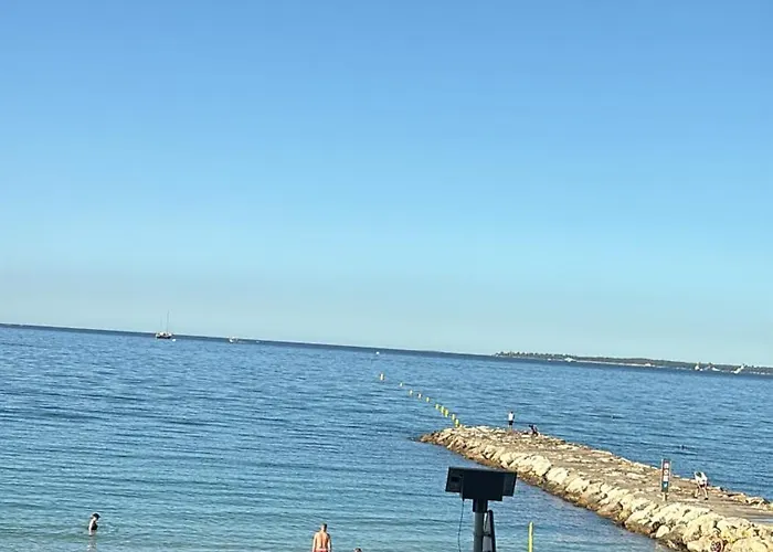 Superbe 2 Pieces Front De Mer, Le Lido * Antibes